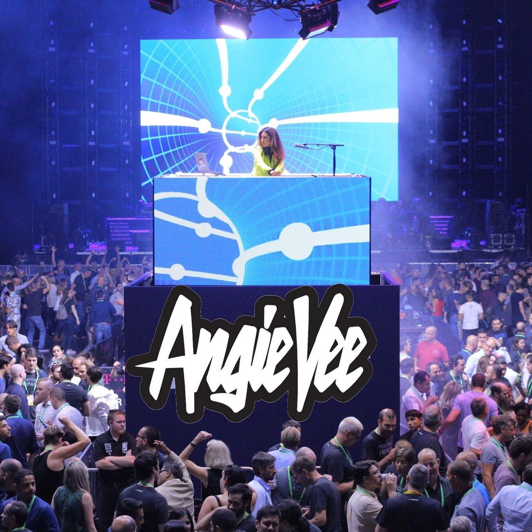 Toronto Clubs GLAM A Girl's Night Out at Rebel Toronto